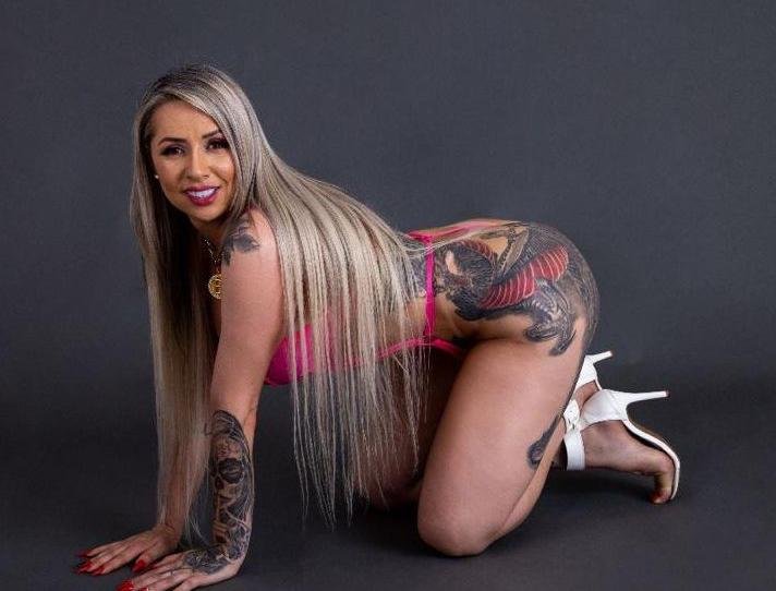 Treffen Sie Amazing Camshow Sexchat Striptease Pornstar Domina Anal Ungehemmte Lust: Top Eskorte Frau - model preview photo 2 