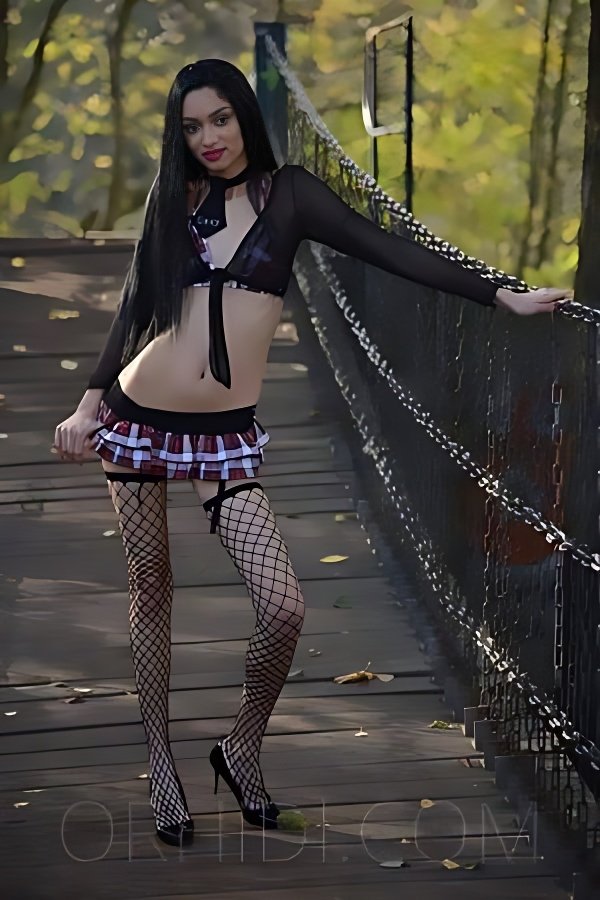 Treffen Sie Amazing TS Chanell Latina: Top Eskorte Frau - model photo Skinny Sisy