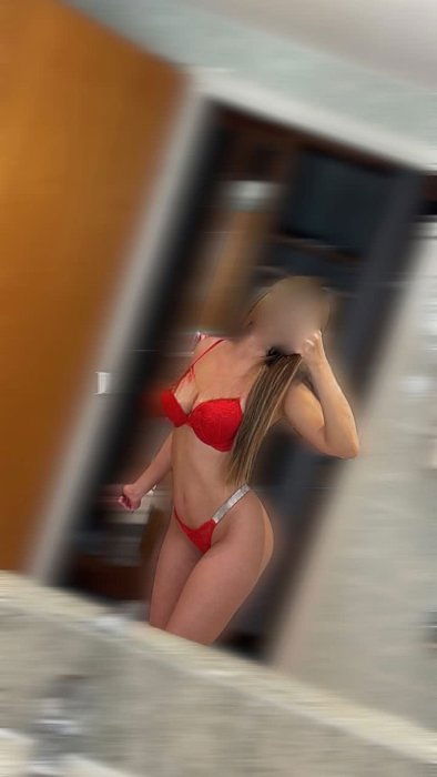 Faszinierende Analverkehr Escort in Bukarest - model photo Lady Krystal Delux