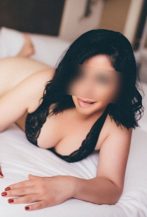 Studenten Escort  (Huren, Nutten) in Linz, Ober?sterreich. - model photo Gloria Massage