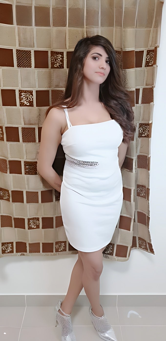 Bondage Escort in Cannes - model photo Jannat Rajpoot