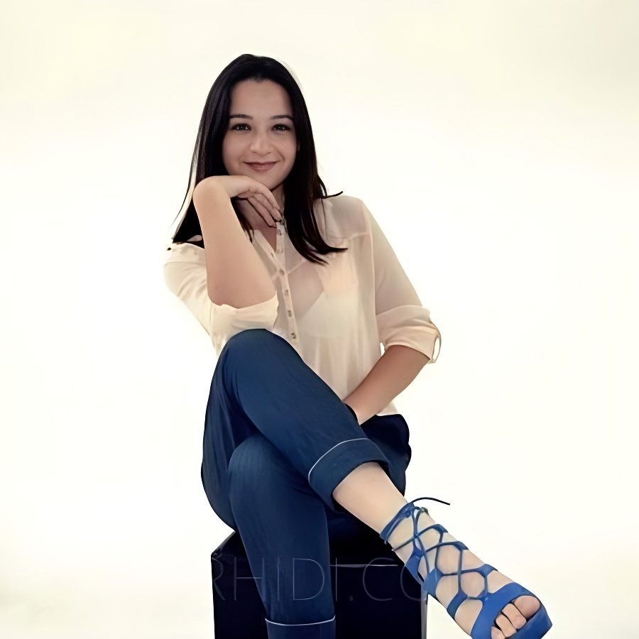 Знакомство с удивительной Sofia GANZ NEU: Лучшая эскорт девушка - model preview photo 1 