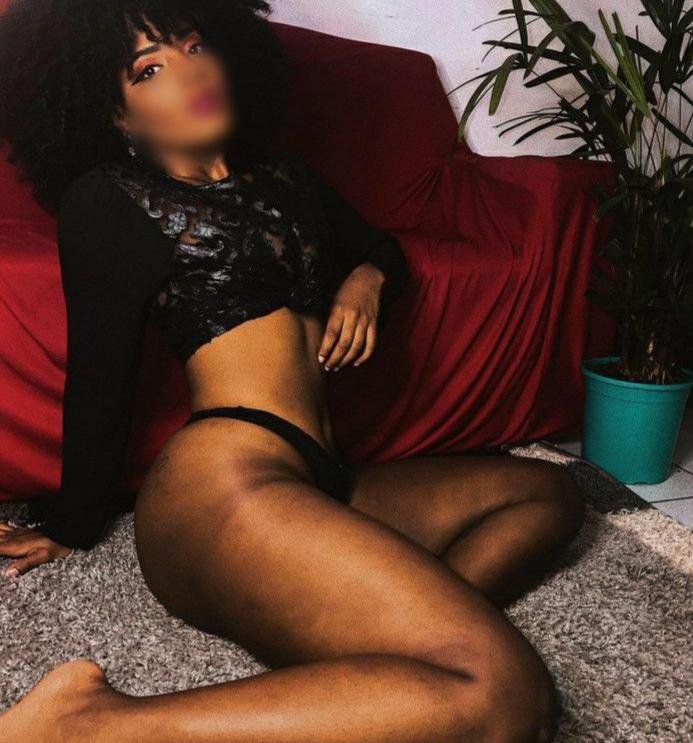Große titten Escort in Pilsen - model photo Amanda Sexy African Tropical Girl