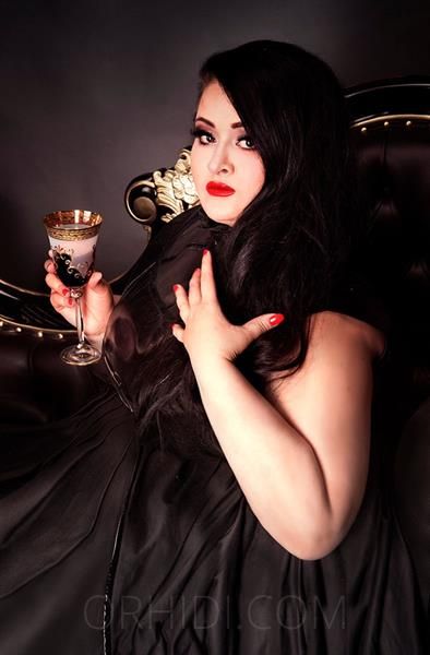 Bad Füssing Sex: Exklusive Escort-Modelle bei ORHIDI.com - model photo DOMINA CORA NEEDLE /FRAU DR. CORA NEEDLE