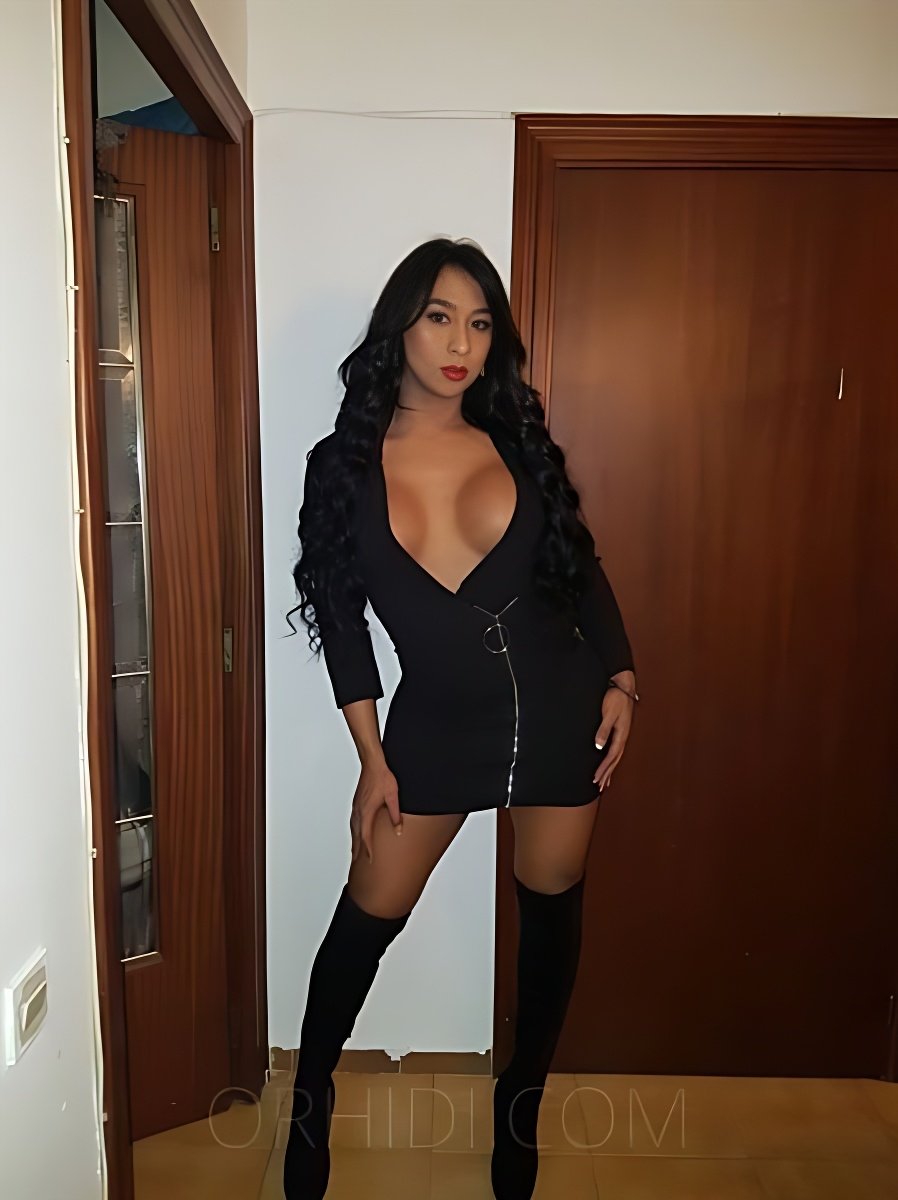Top Duo with girl escort in Velbert - model photo TS POCAHONTAS REALE 24 CM