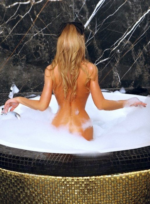Crossdresser Escort  (Huren, Nutten) in Klagenfurt am W?rthersee, K?rnten. - model photo Linda