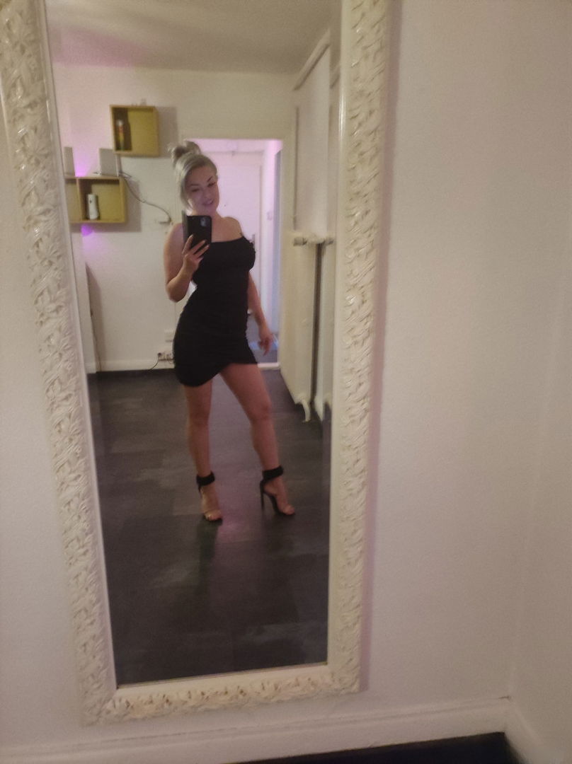 Trans Escort in Genf - model photo Sexy Blonde Frau Neue In Der Schweiz