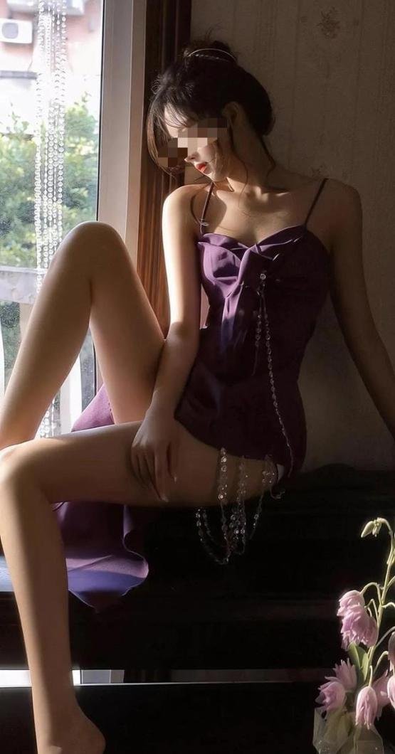 Treffen Sie Amazing Alexis Gespaltene Zunge Escort Ab: Top Eskorte Frau - model photo Erotische Massage Asiatin Ganz Neu In Grenchen