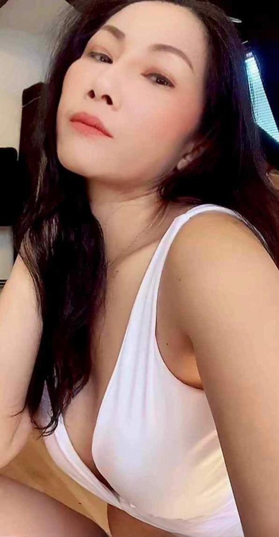 Treffen Sie Amazing Ein Top Heisses Girl Mit Einem Super Service: Top Eskorte Frau - model photo Neue In Baden Nicha Sympathische Und Privat Thai Massage