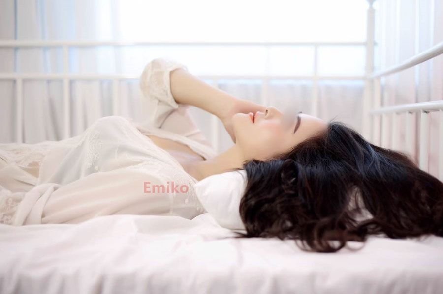 Meet Amazing EMIKO JAPAN - GANZ PRIVAT: Top Escort Girl - model preview photo 2 