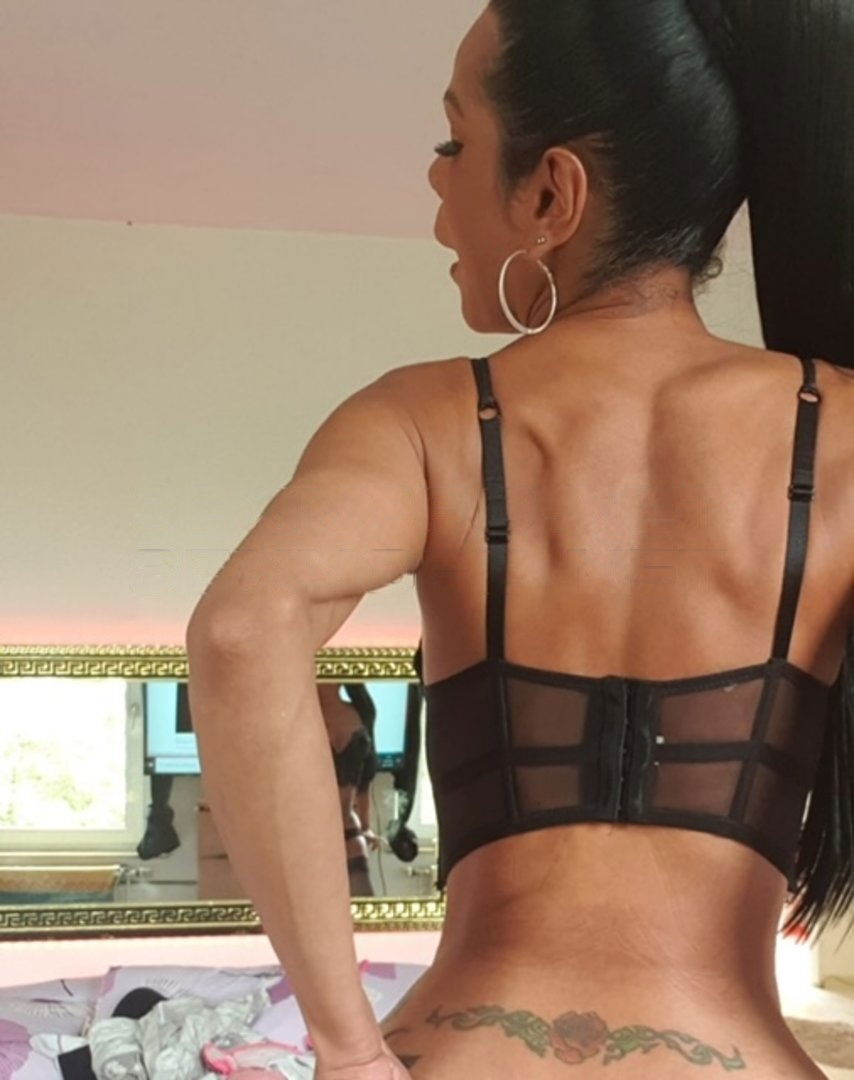 Verifizierte Escort-Nutten in Schleiden (Nordrhein-Westfalen). - model photo Trans Cintia