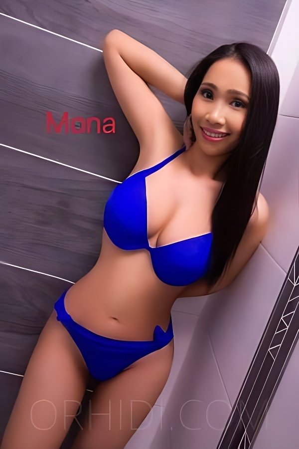 Знакомство с удивительной Mona: Лучшая эскорт девушка - model preview photo 1 