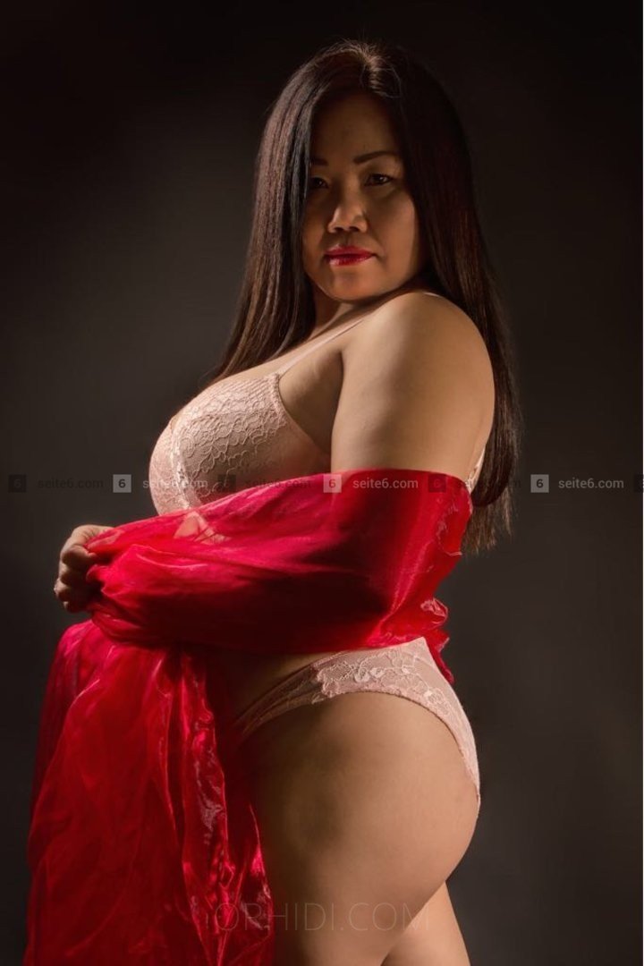 Meet Amazing Thai Meri: Top Escort Girl - model preview photo 0 