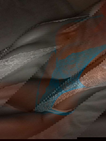 Verifizierte Escort-Nutten in Niederwerrn (Bayern). - model photo Sara - nur für kurze Zeit da!