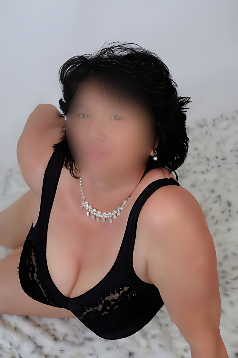 Erotic massage escort in Bavaria - model photo Monika Vollb Zartlichkeit Neu