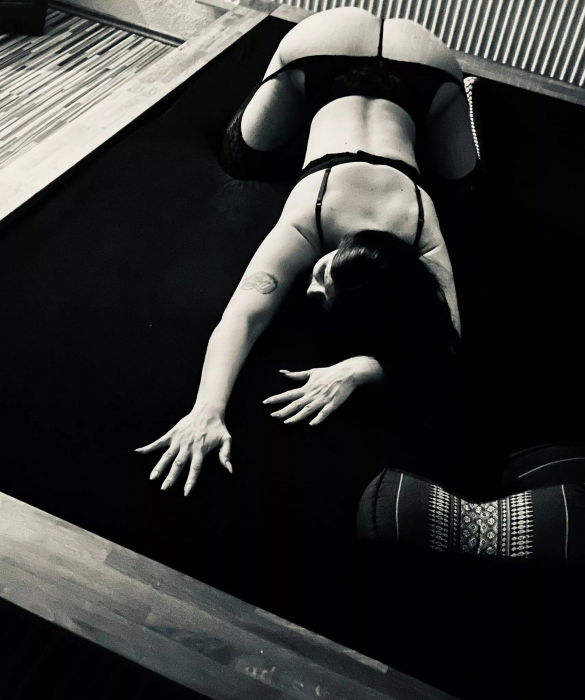 Spanking Escort  (Huren, Nutten) in Innsbruck, Tirol. - model photo Angela