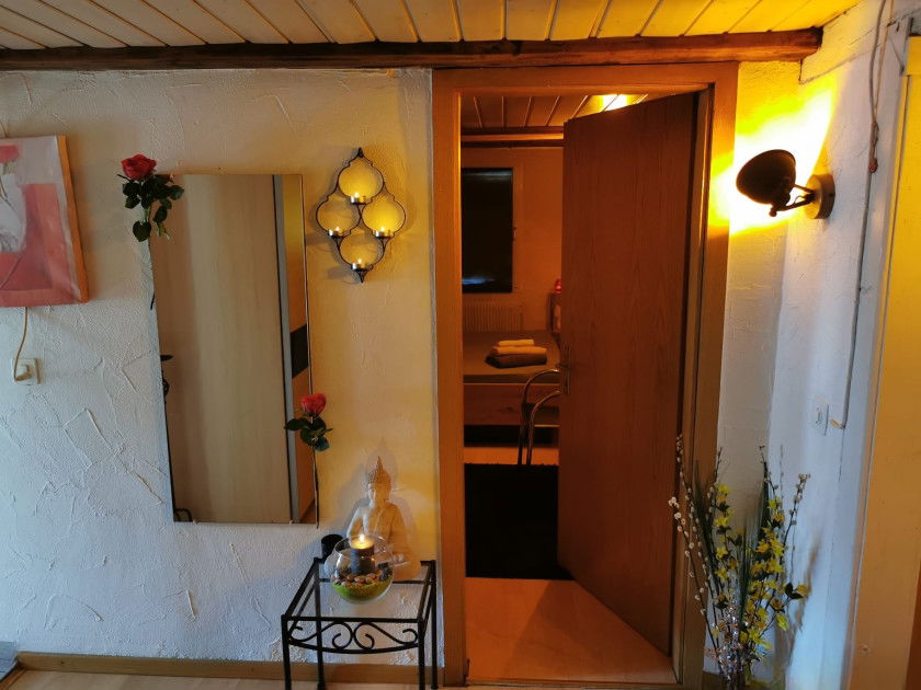 Asiatisch Escort  (Huren, Nutten) in Biel, Bern. - model photo Ab Sofort Zimmer Frei Zu Vermieten In Aargau