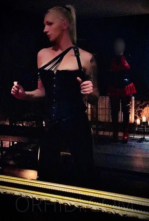 Weiblich Escort  (Huren, Nutten) in Castrop-Rauxel, Nordrhein-Westfalen. - model photo Lady Di
