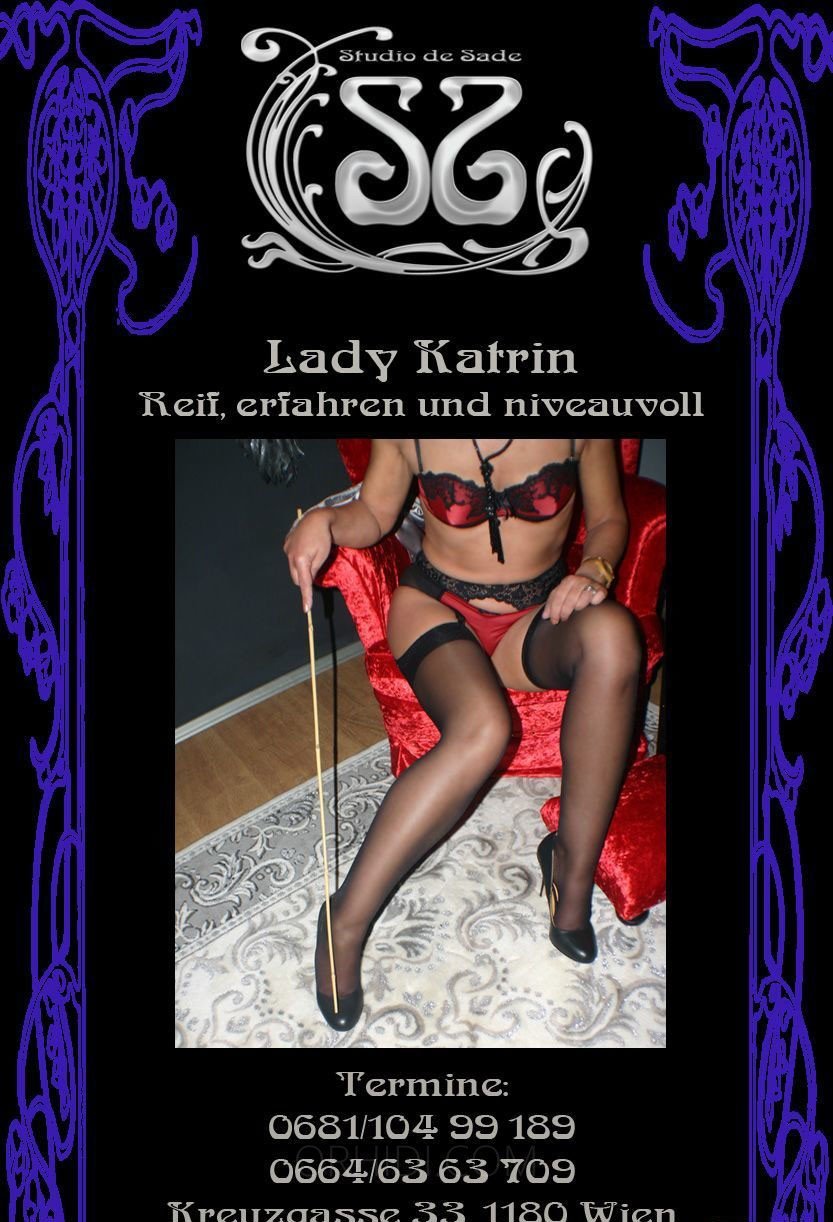 Знакомство с удивительной Lady Katrin: Лучшая эскорт девушка - model preview photo 1 
