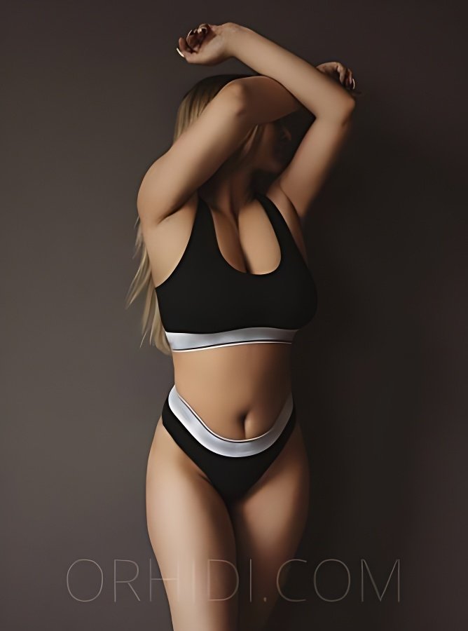 Meet Amazing Mona - NEU: Top Escort Girl - model preview photo 1 