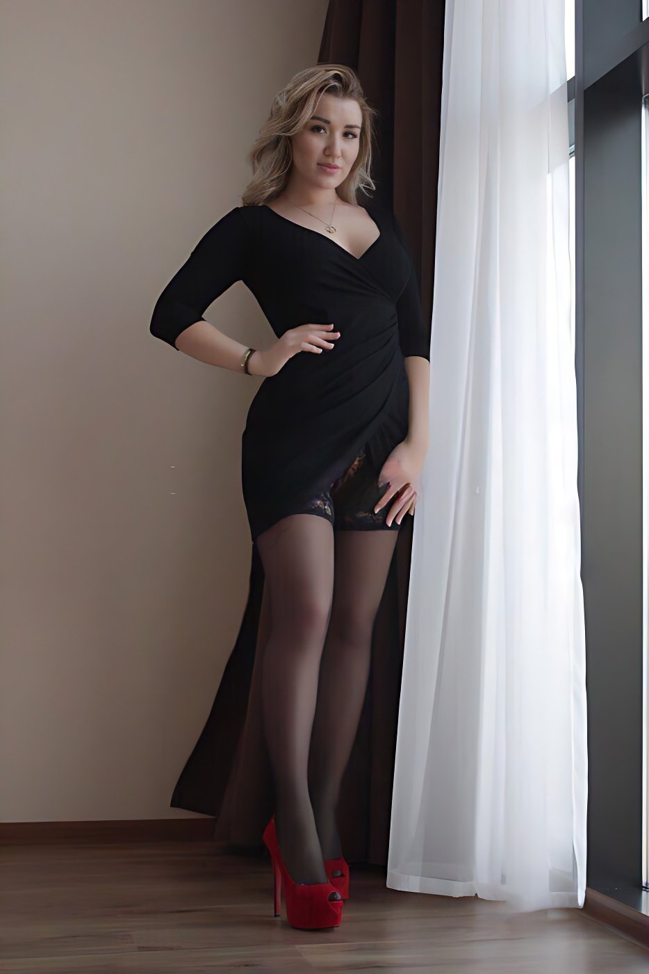 Conoce a la increíble Simona: la mejor escort - model preview photo 1 