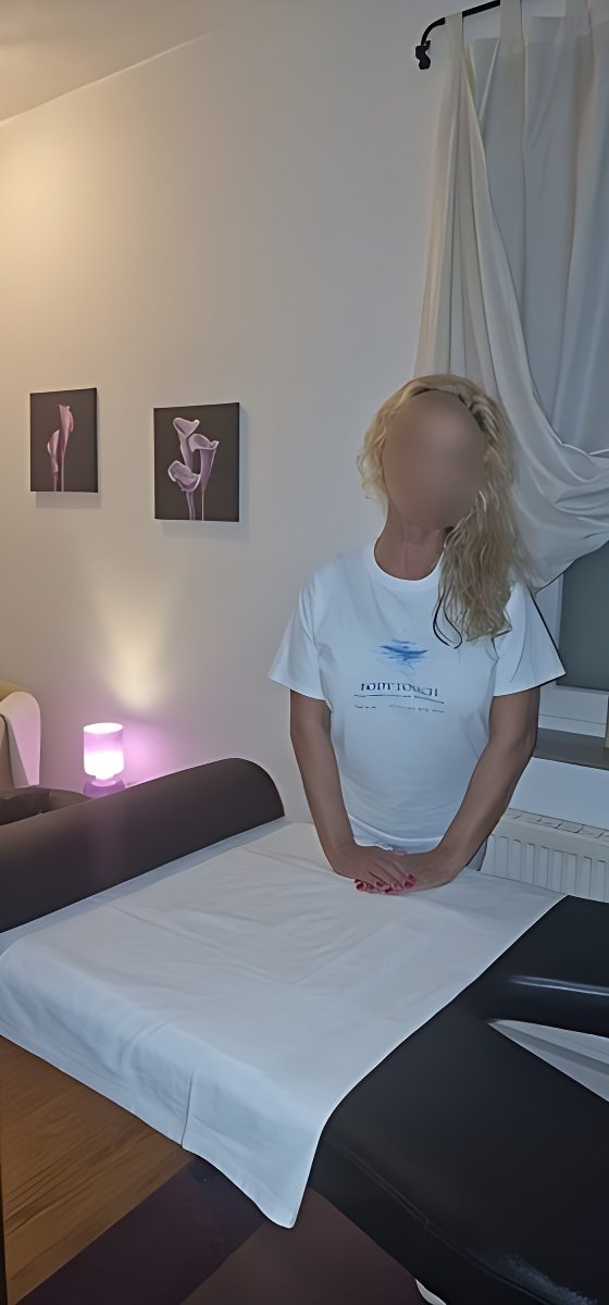 Massaggio erotico scorta a Bünde - model photo Bianca