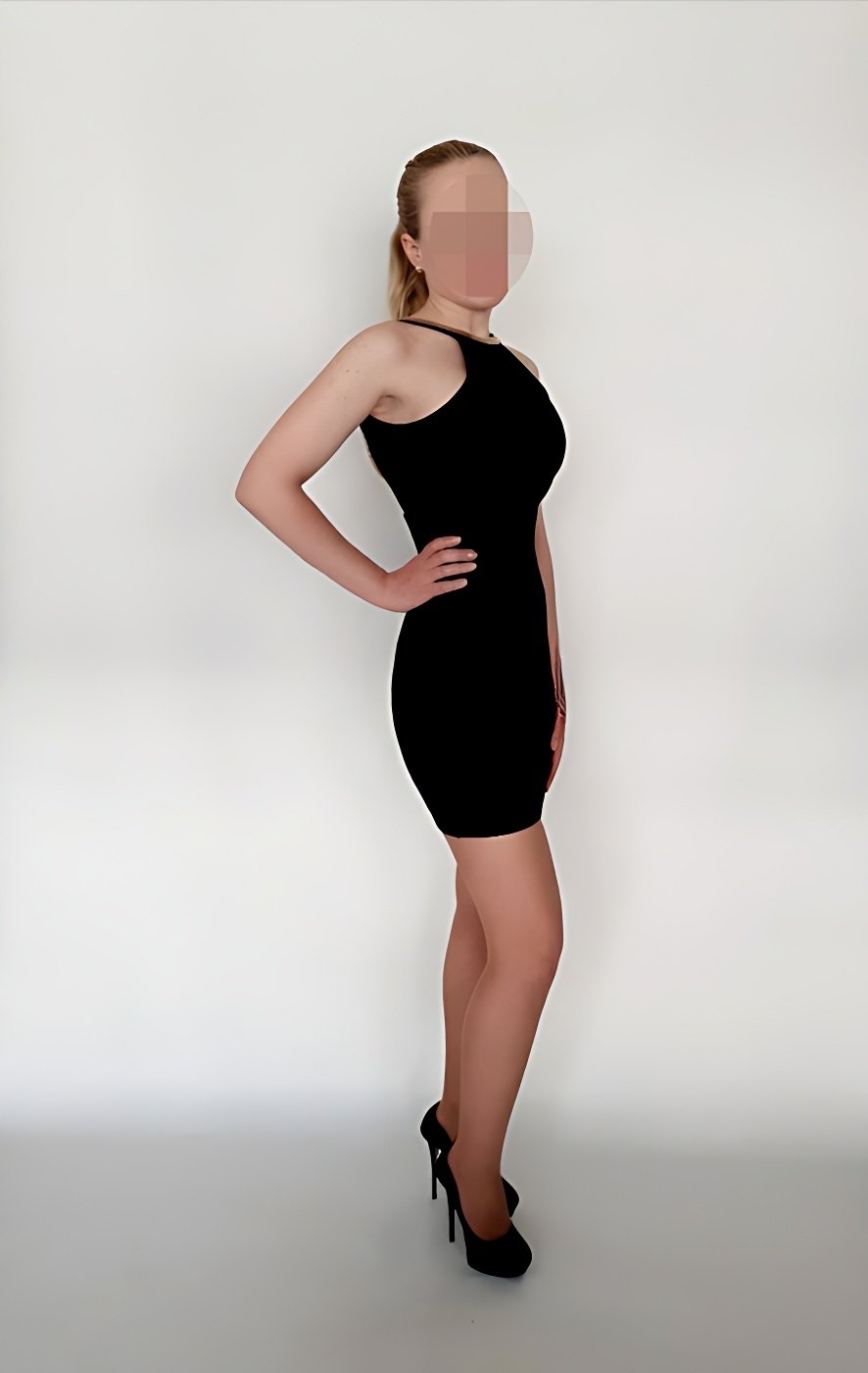 Meet Amazing Irina: Top Escort Girl - model preview photo 2 