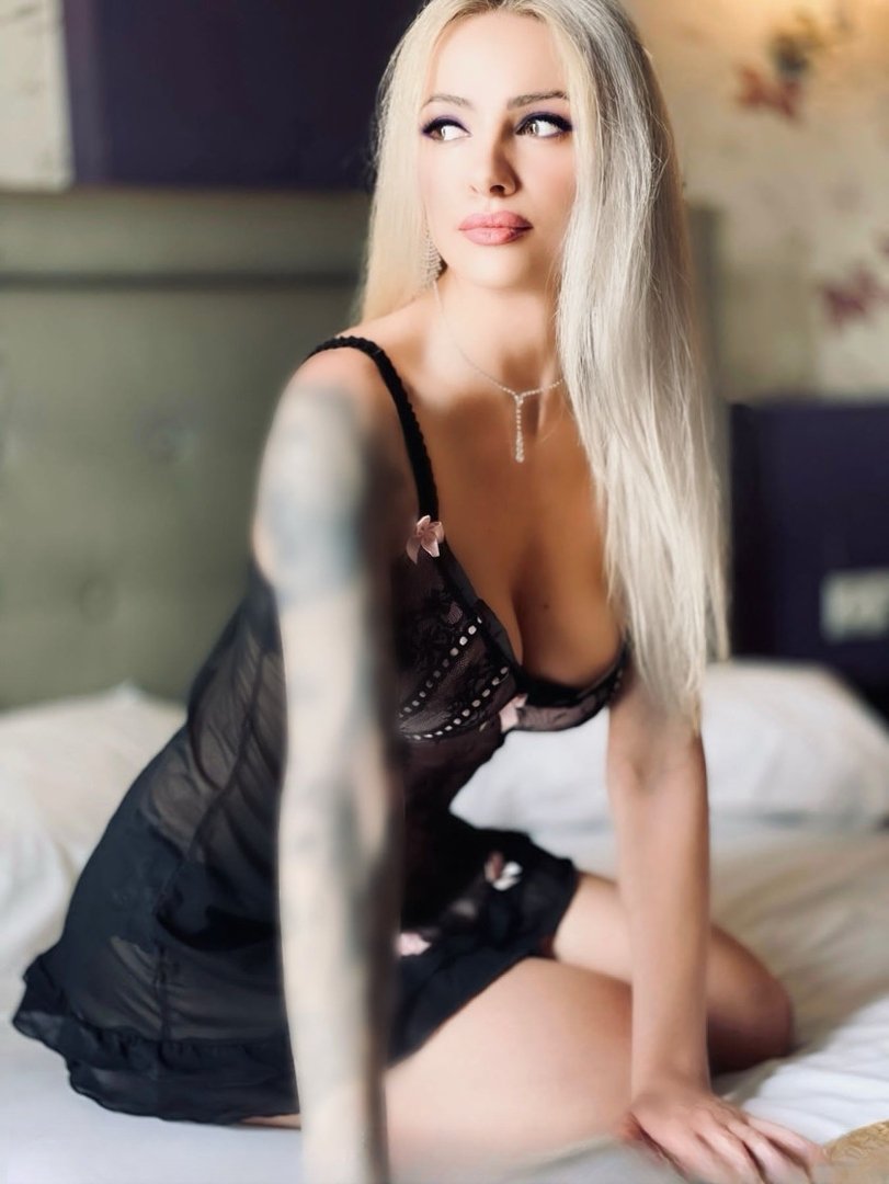 Treffen Sie Amazing Kyra: Top Eskorte Frau - model photo Angel
