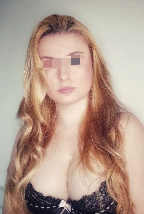 Lara ? - model main photo 1