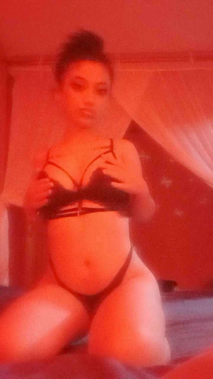 Verifizierte Escort-Nutten in Dierdorf (Rheinland-Pfalz). - model photo Madalinasexi