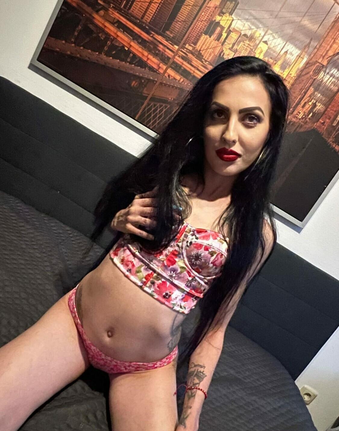 BBW Escort  (Huren, Nutten) in Bern, Bern. - model photo Lary