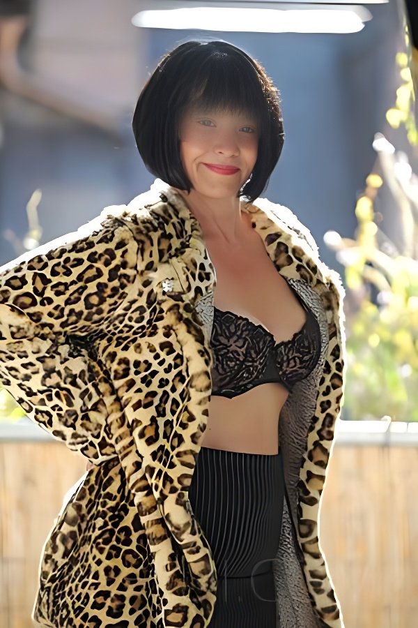 Meet Amazing Lisa - sanfter Vulkan: Top Escort Girl - model preview photo 0 
