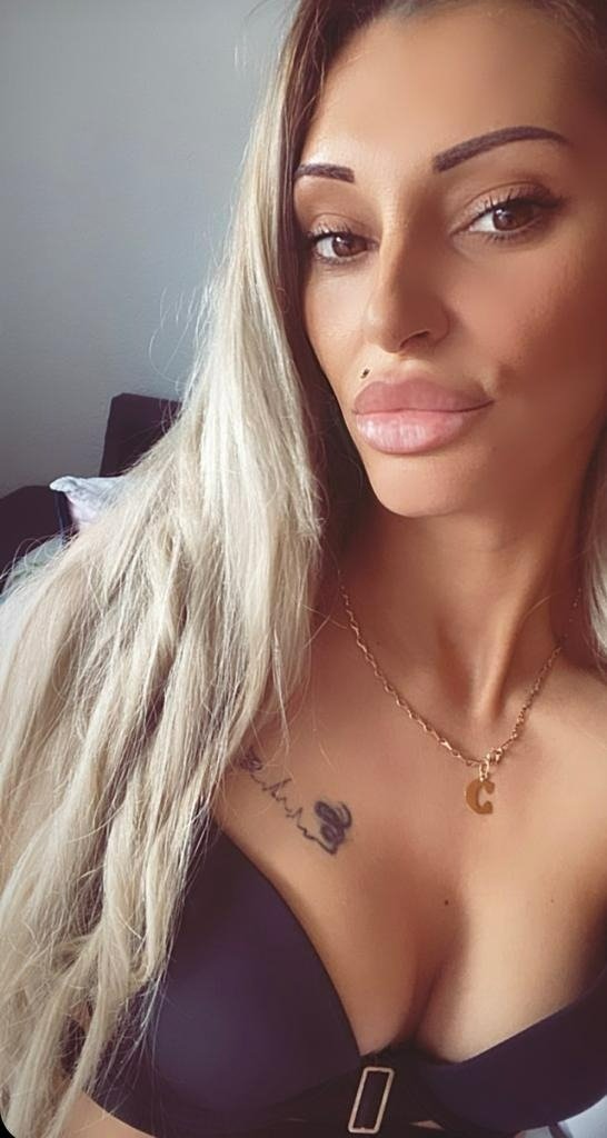 Porn Star Experience escort in Plymouth - model photo Blonde Beauty Amalia