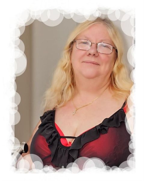 Squirting Escort  (Huren, Nutten) in Salzgitter, Niedersachsen. - model photo ERFAHRENE ANNE