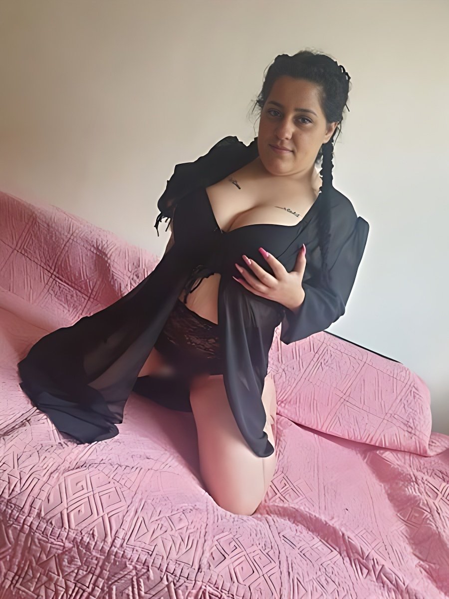 Top Erotic massage escort in Goslar - model photo Selena