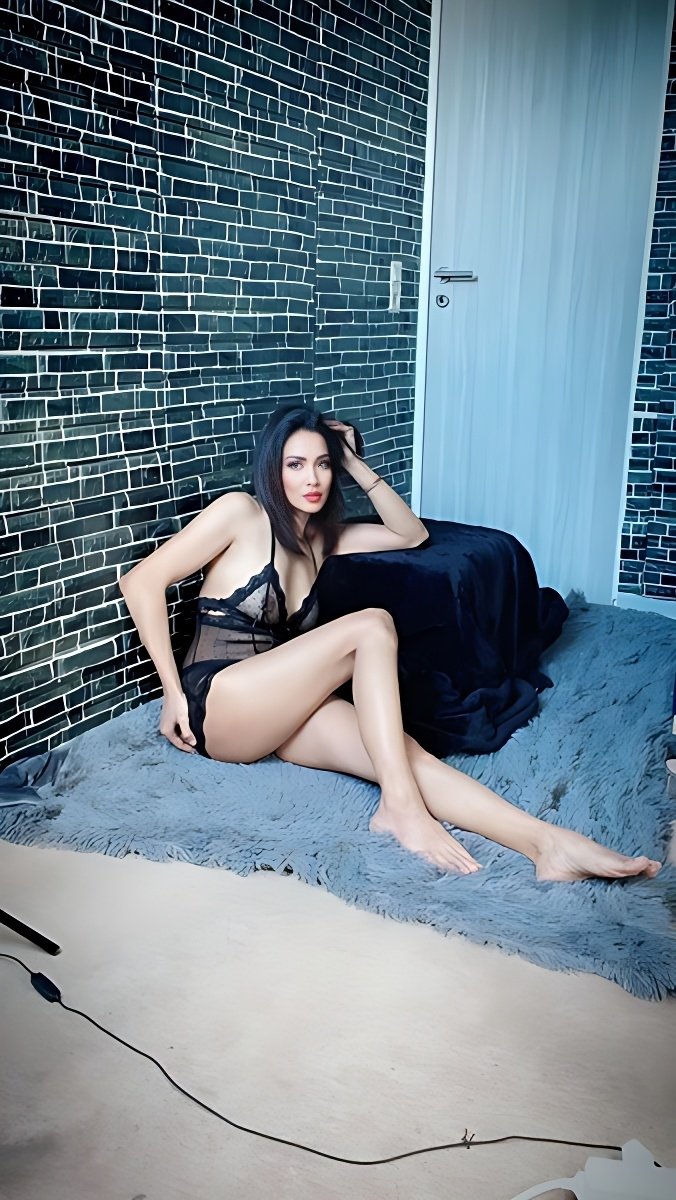 Treffen Sie Amazing Mandy53: Top Eskorte Frau - model photo Emma Super Thai Masssge