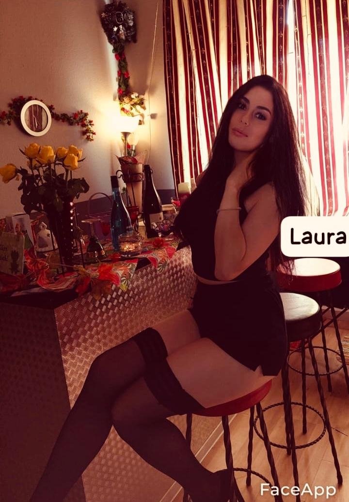 Знакомство с удивительной Laura Neu: Лучшая эскорт девушка - model preview photo 1 