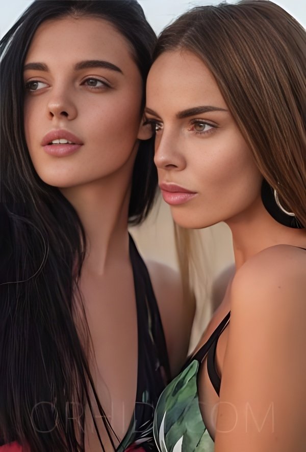 Treffen Sie Amazing Darina: Top Eskorte Frau - model photo Kira and Sonya
