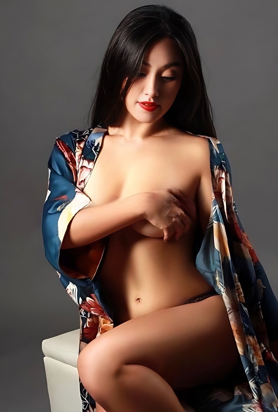 Meet Amazing Sakura: Top Escort Girl - model preview photo 2 
