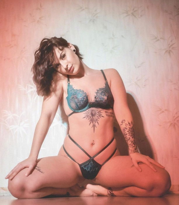 Pornstar Escort  (Huren, Nutten) in Aachen, Nordrhein-Westfalen. - model photo Martina