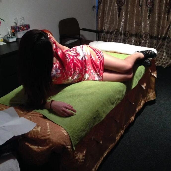 Знакомство с удивительной Chinesische Massage1: Лучшая эскорт девушка - model preview photo 1 