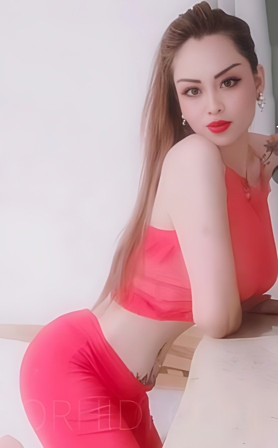 Treffen Sie Amazing Sexy Maus aus Korea Isabella 22J: Top Eskorte Frau - model preview photo 2 