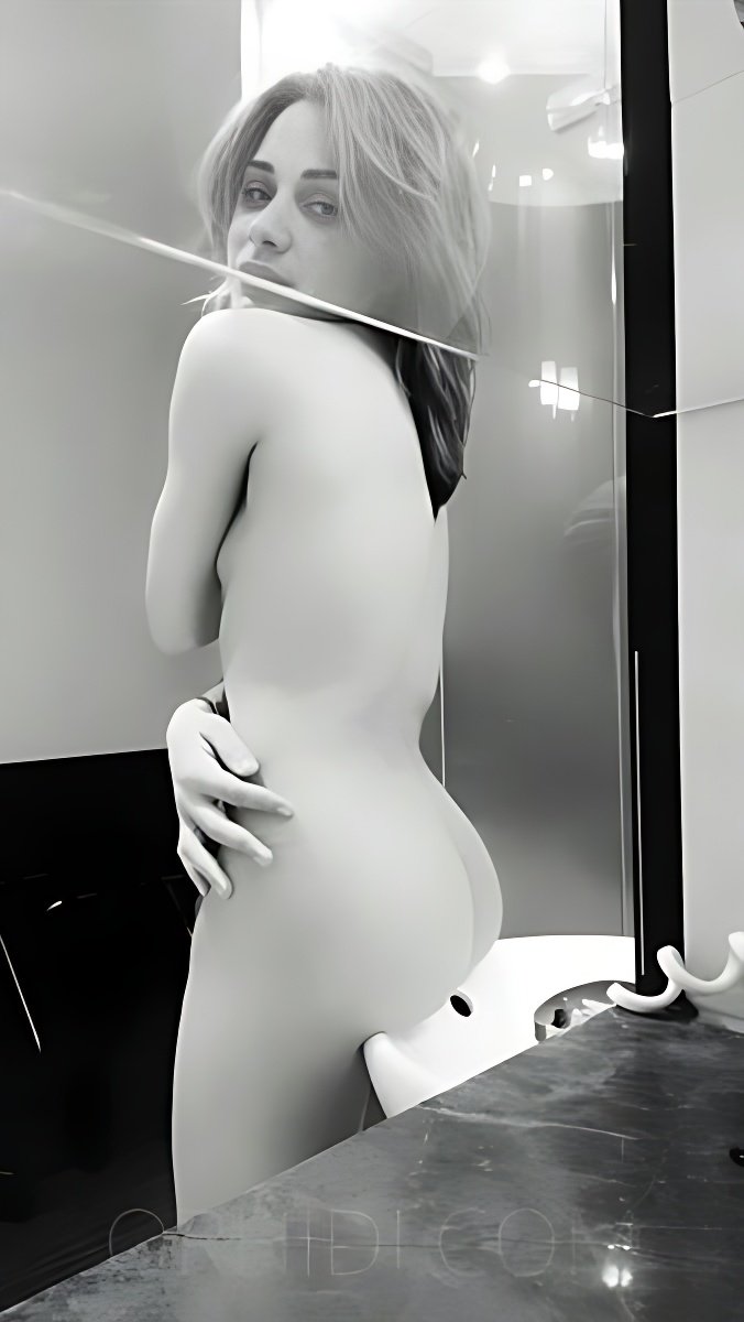 Meet Amazing TS Cindy: Top Escort Girl - model preview photo 1 