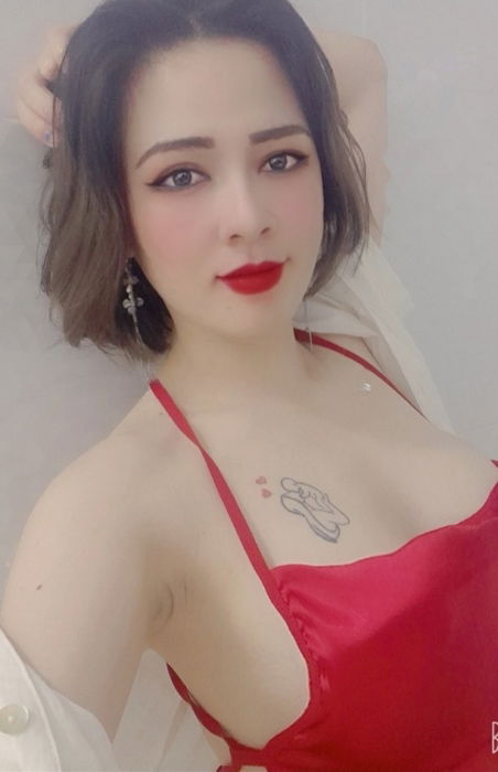 Beste Analverkehr Escort in Nizwa in Ihrer N?he - model photo Rossa