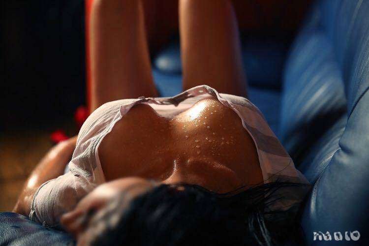 Лучшие Сквирт модели ждут вас - model photo Massage Relaxant Sensuel En Prive