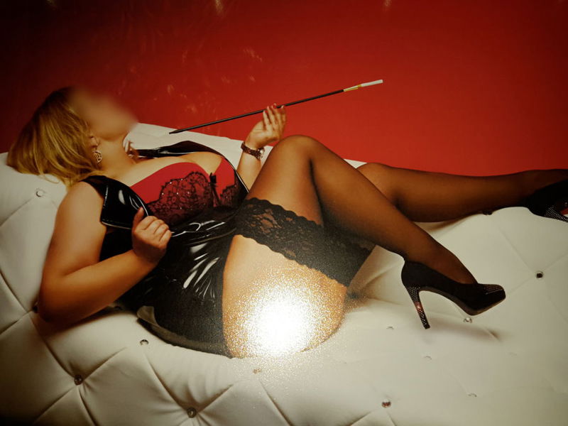 Weiblich Escort  (Huren, Nutten) in Salzgitter, Niedersachsen. - model photo Deutsche Lisa