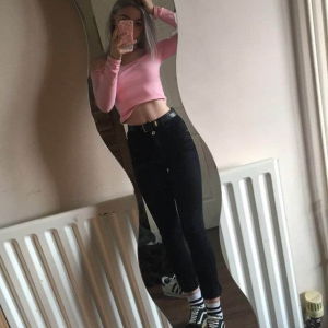 ESKORTE IN Airdrie - model photo Noelle Rothford