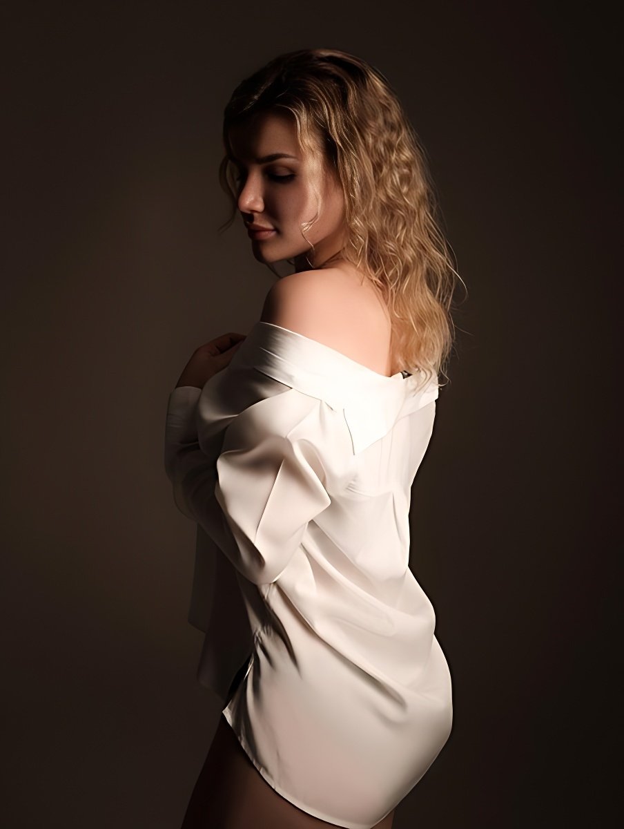 Treffen Sie Amazing Eliza: Top Eskorte Frau - model preview photo 0 