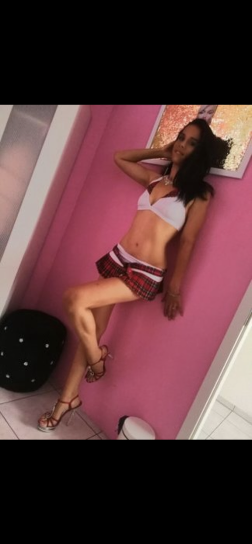 Meet Amazing Bildhuebsche Tabulose Skinny: Top Escort Girl - model preview photo 2 