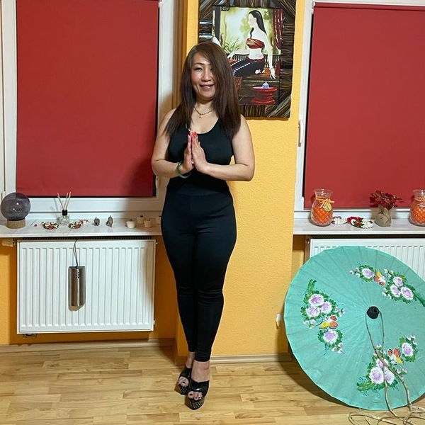 Lynn - Erotische Massage mit Nippelspiel - model main photo 2